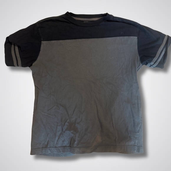 **Old Navy Boys Colorblock Athletic T-Shirt - Great Condition! 🏃‍♂️** - Picture 1 of 3
